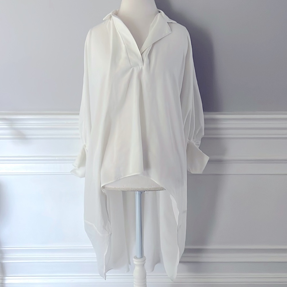 Asymmetrical white tunic
